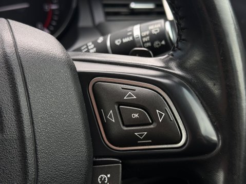 Land Rover Range Rover Evoque 2.2 SD4 Pure Auto 4WD Euro 5 (s/s) 5dr 91