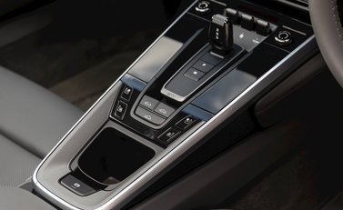 Porsche 911 Carrera S (992) 21