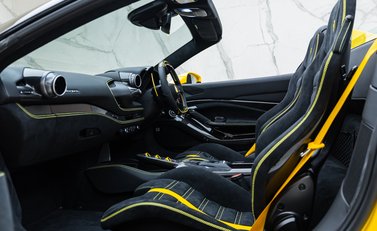 Ferrari F8 SPIDER 20