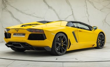 Lamborghini Aventador LP 700-4 ROADSTER 9