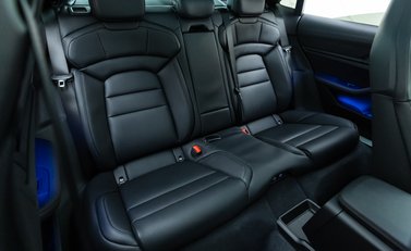 Porsche Taycan 4S 14