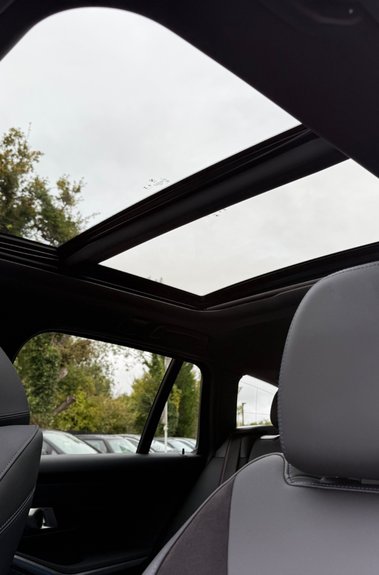 BMW 3 Series 330E M SPORT -VAT Q -DRIVING ASSISTANT PRO -PAN ROOF -H/K -M PRO PACK 