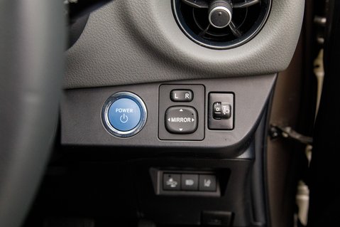 Toyota Yaris VVT-I ICON TECH 15