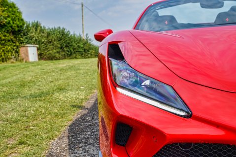 Ferrari F8 SPIDER 16