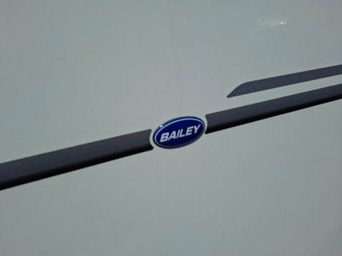 Bailey Autograph 75-4 9