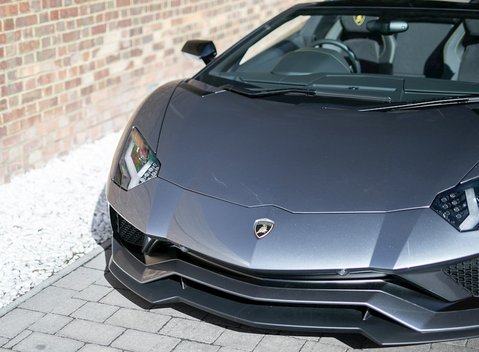 Lamborghini Aventador S LP740-4 Roadster 23