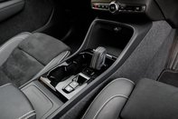 Volvo XC40 B4 R-DESIGN MHEV 34