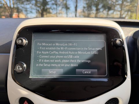 Toyota Aygo 1.0 VVT-i x-play Euro 6 5dr 4