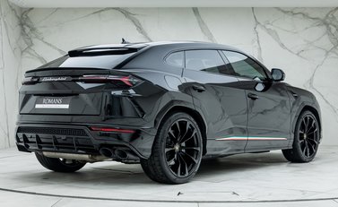 Lamborghini Urus 3