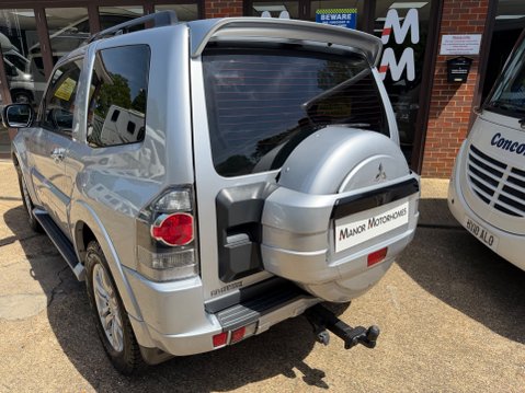 Mitsubishi Shogun DI-D BARBARIAN SWB DEMO PLUS 1 OWNER 3