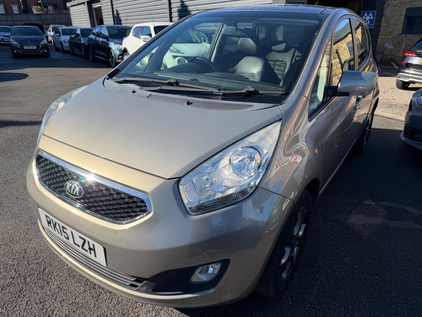 2015 Kia Venga — image 9