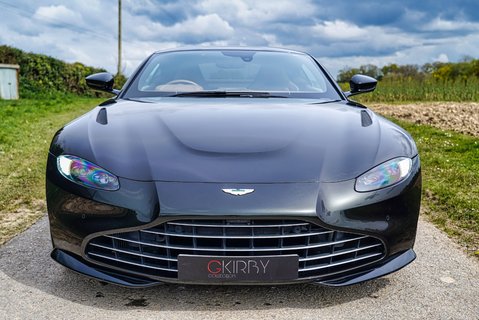 Aston Martin Vantage V8 21