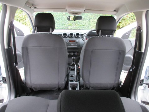 Dacia Duster 1.6 SCe Essential Euro 6 (s/s) 5dr 32