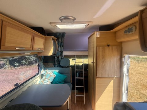 Ford Transit ROLLER TEAM AUTO ROLLER 600G 6 BERTH GARAGE 32