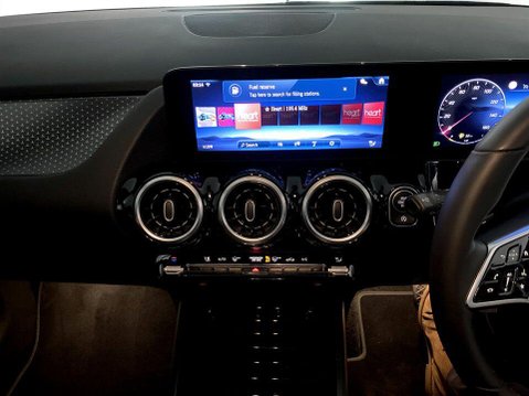 Mercedes-Benz GLA 1.3 GLA200h MHEV Sport (Executive) SUV 5dr Petrol Hybrid 7G-DCT Euro 6 (s/s 17