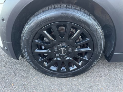 Mini Hatch 1.5 Cooper Euro 6 (s/s) 3dr 23