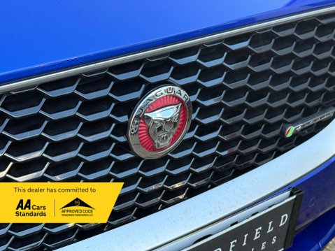 Jaguar E-Pace 2.0 E-PACE R-Dynamic S D 4x2 5dr 9