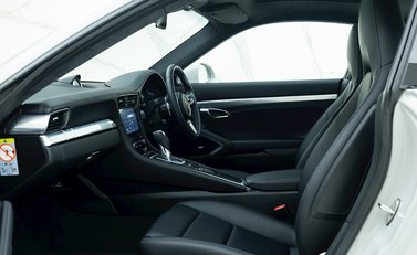 Porsche 911 (991.2) Carrera 4S 13