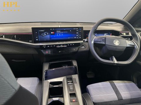 Vauxhall Grandland 73kWh Ultimate SUV 5dr Electric Auto (213 ps) Alloys - Air Con - DAB Radio 20