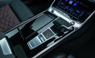 Audi RS6 AVANT PERFORMANCE CARBON VORSPRUNG 25