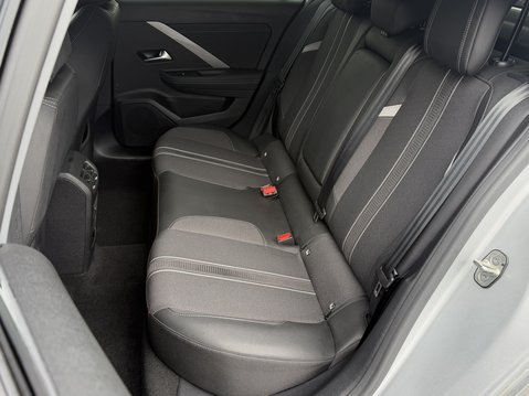 Vauxhall Astra 1.2 Turbo 130 GS 5dr 37