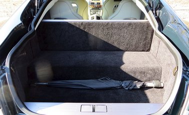 Aston Martin Rapide 16