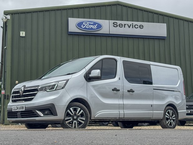 Renault Trafic Crew Cab AUTO LWB L2H1 Low Roof Sport LL30 Air Con Alloys Sensors EURO 6 2