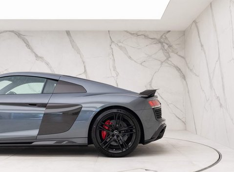 Audi R8 V10 Performance Carbon Black 29