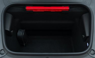 Porsche 911 GT3 Touring (991.2) 36