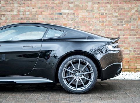 Aston Martin V12 Vantage S 26