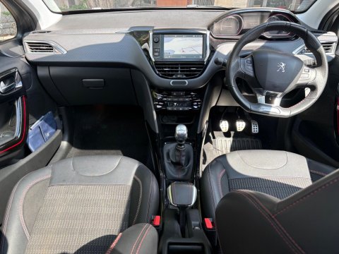 Peugeot 2008 S/S GT LINE 11
