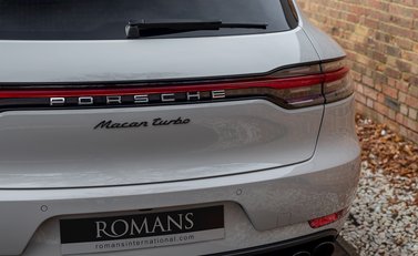 Porsche Macan Turbo 26
