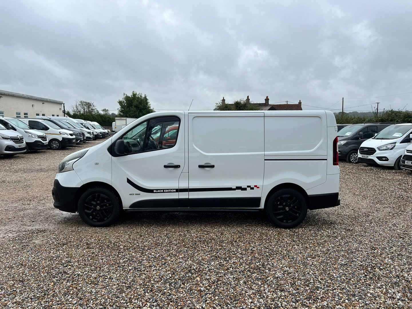 2019 NISSAN NV300