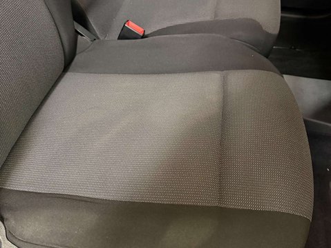 Vauxhall Combo Combo-e 2300 Sportive 13