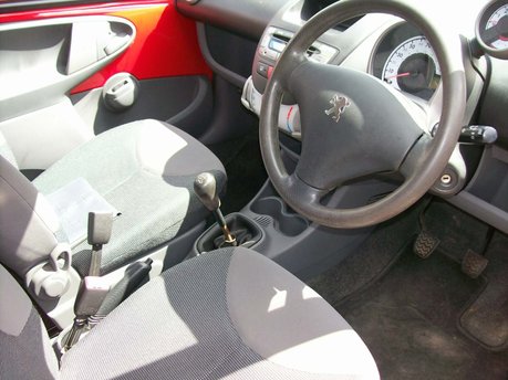 Peugeot 107 URBAN 5