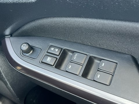 Suzuki Vitara SZ-T MHEV 36