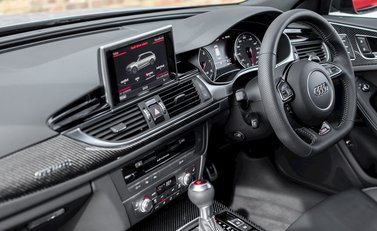 Audi RS6 Avant Performance 17