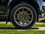 Land Rover Defender D250 X-Dynamic HSE Hard Top Obsidian 5