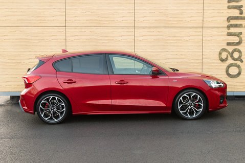 Ford Focus ST-LINE X EDITION MHEV 12