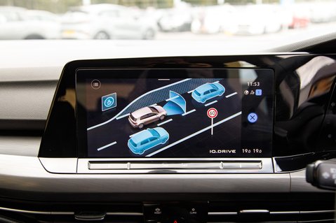 Volkswagen Golf STYLE TSI 29