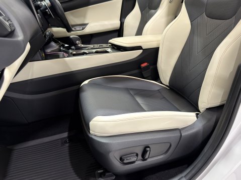 Lexus NX 450H PLUS TAKUMI Pan Roof + Mark Levinson Sound 73