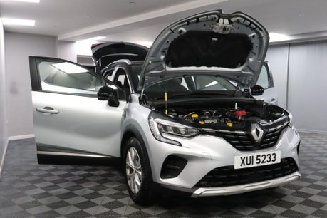 Renault Captur ICONIC TCE