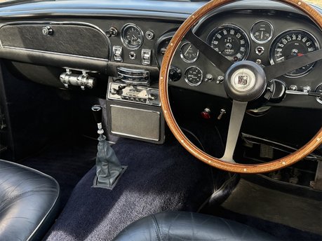 Aston Martin DB6 MANUAL 59