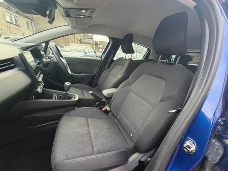 Renault Clio ICONIC EDITION TCE 11