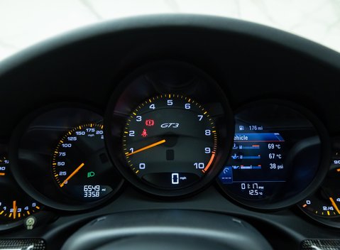 Porsche 911 GT3 Touring (991.2) 18