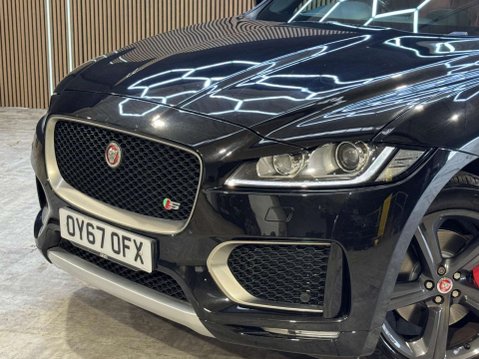 Jaguar F-Pace 3.0 F-PACE V6 S AWD D Auto 4WD 5dr 38