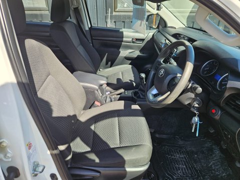 Toyota Hilux ACTIVE 4WD D-4D DCB 7
