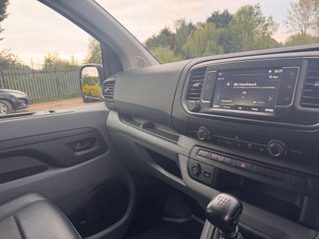 Vauxhall Vivaro 1.5 Vivaro 2700 Sportive S/S 28