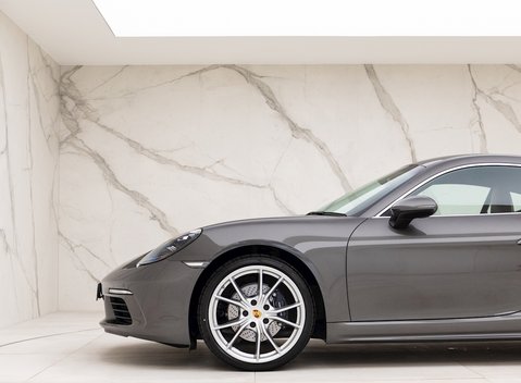 Porsche 718 Cayman 20