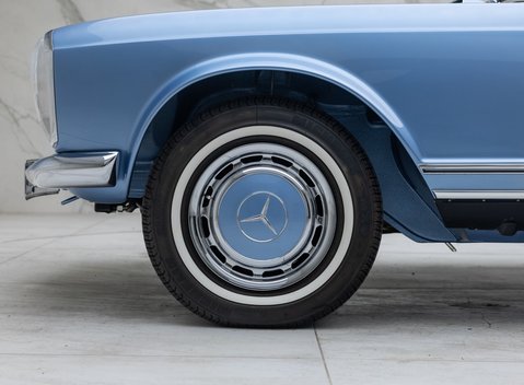 Mercedes-Benz 280 SL W113 Pagoda 32